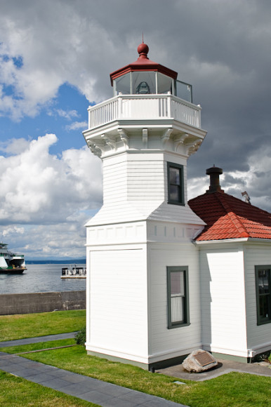 Wedding Pics of the day - Mukilteo Lighthouse Wedding